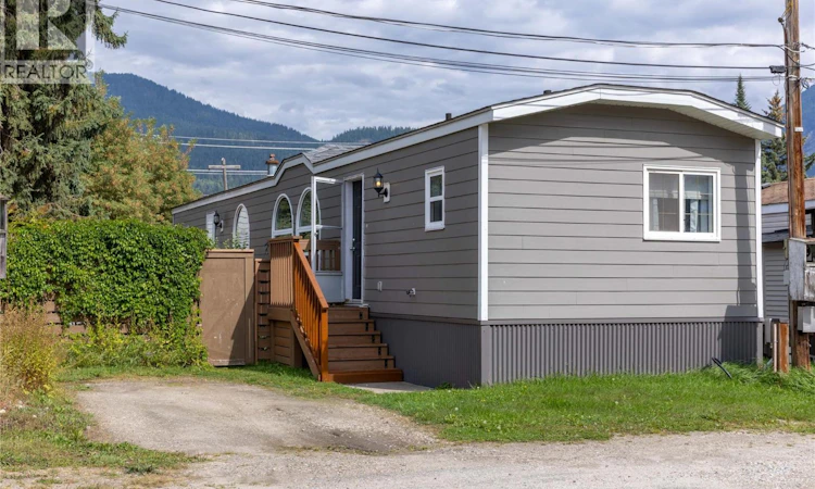 11-606 Edward Street