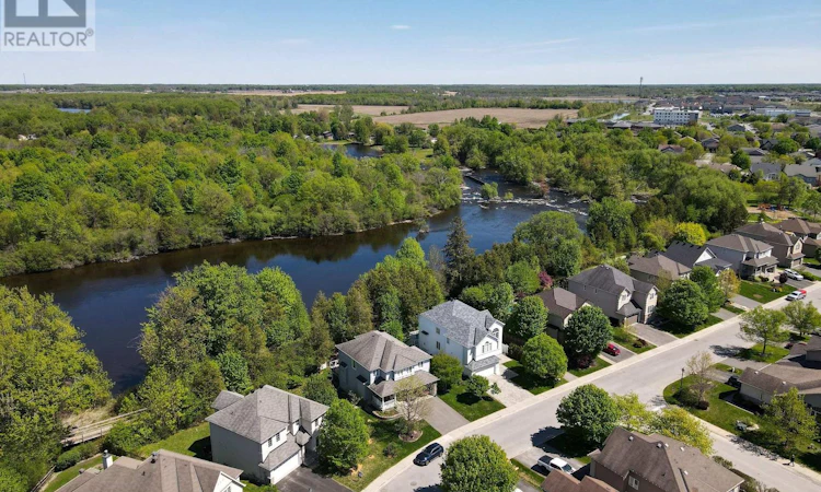90 Stonewater Bay