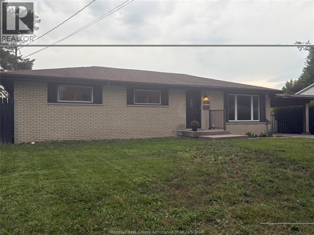 12102 Evergreen Drive, Tecumseh, ON, N8N 1G9 - 2