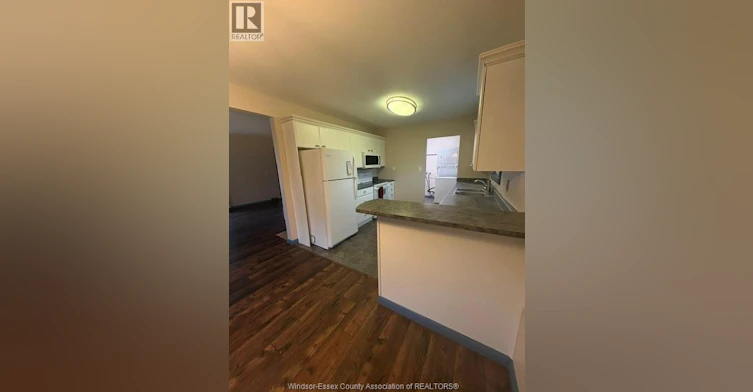 12102 Evergreen Drive, Tecumseh, ON, N8N 1G9 - 9
