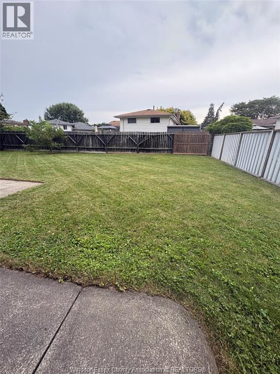 12102 Evergreen Drive, Tecumseh, ON, N8N 1G9 - 6