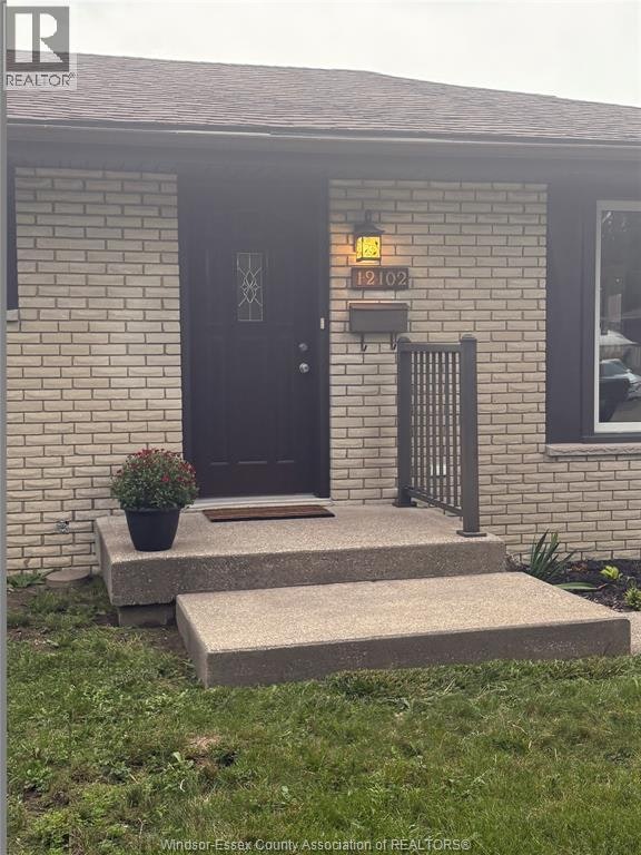 12102 Evergreen Drive, Tecumseh, ON, N8N 1G9 - 3
