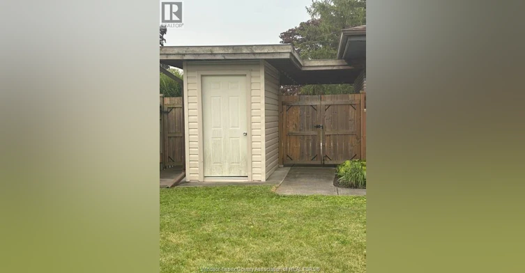 12102 Evergreen Drive, Tecumseh, ON, N8N 1G9 - 8