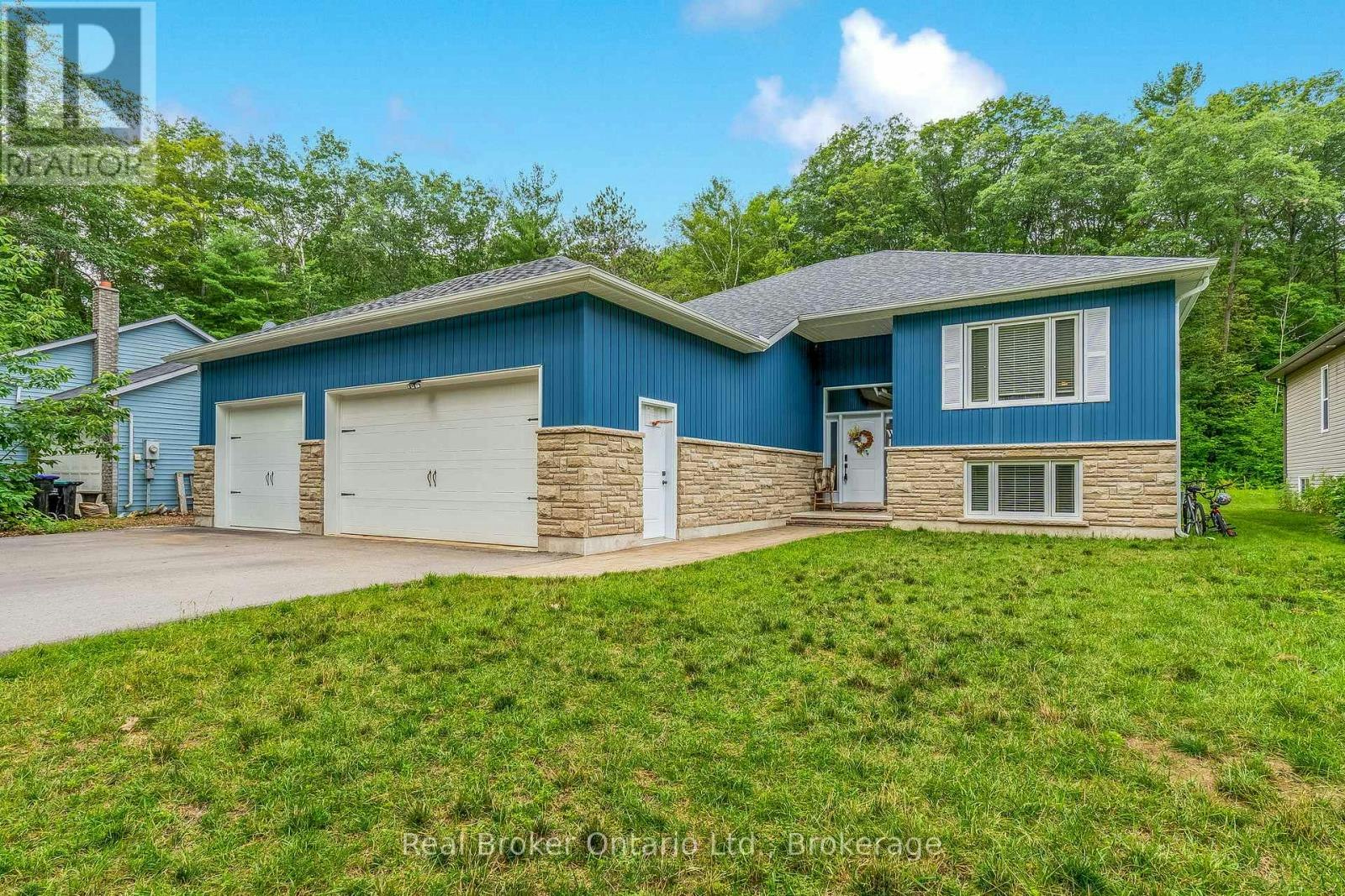 204 Golf Course Road, Wasaga Beach, ON, L9Z 1S6