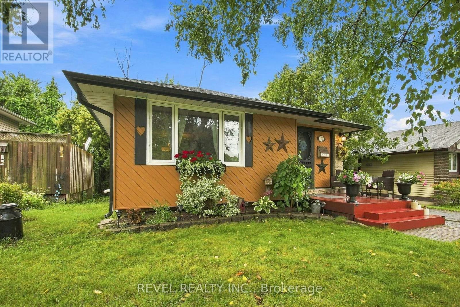 562 Capilano Crescent, Oshawa, ON, L1H 7V2