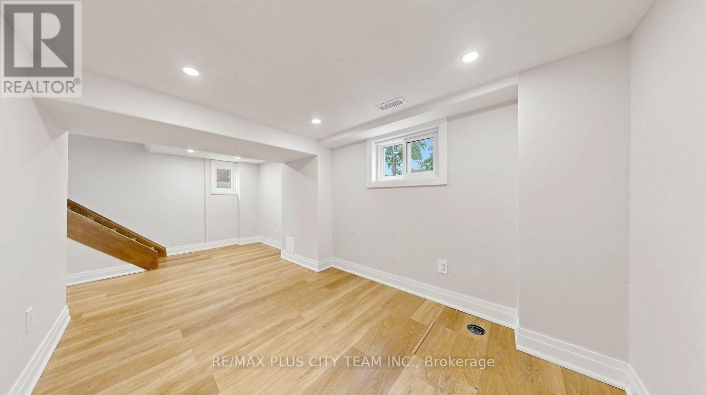 BSMT-9 Lesmount Avenue, Toronto, ON, M4J 3V5 - 6