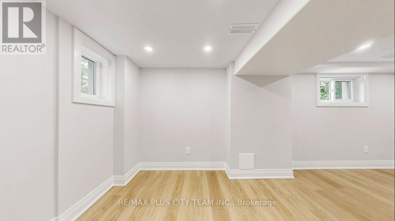 BSMT-9 Lesmount Avenue, Toronto, ON, M4J 3V5 - 5