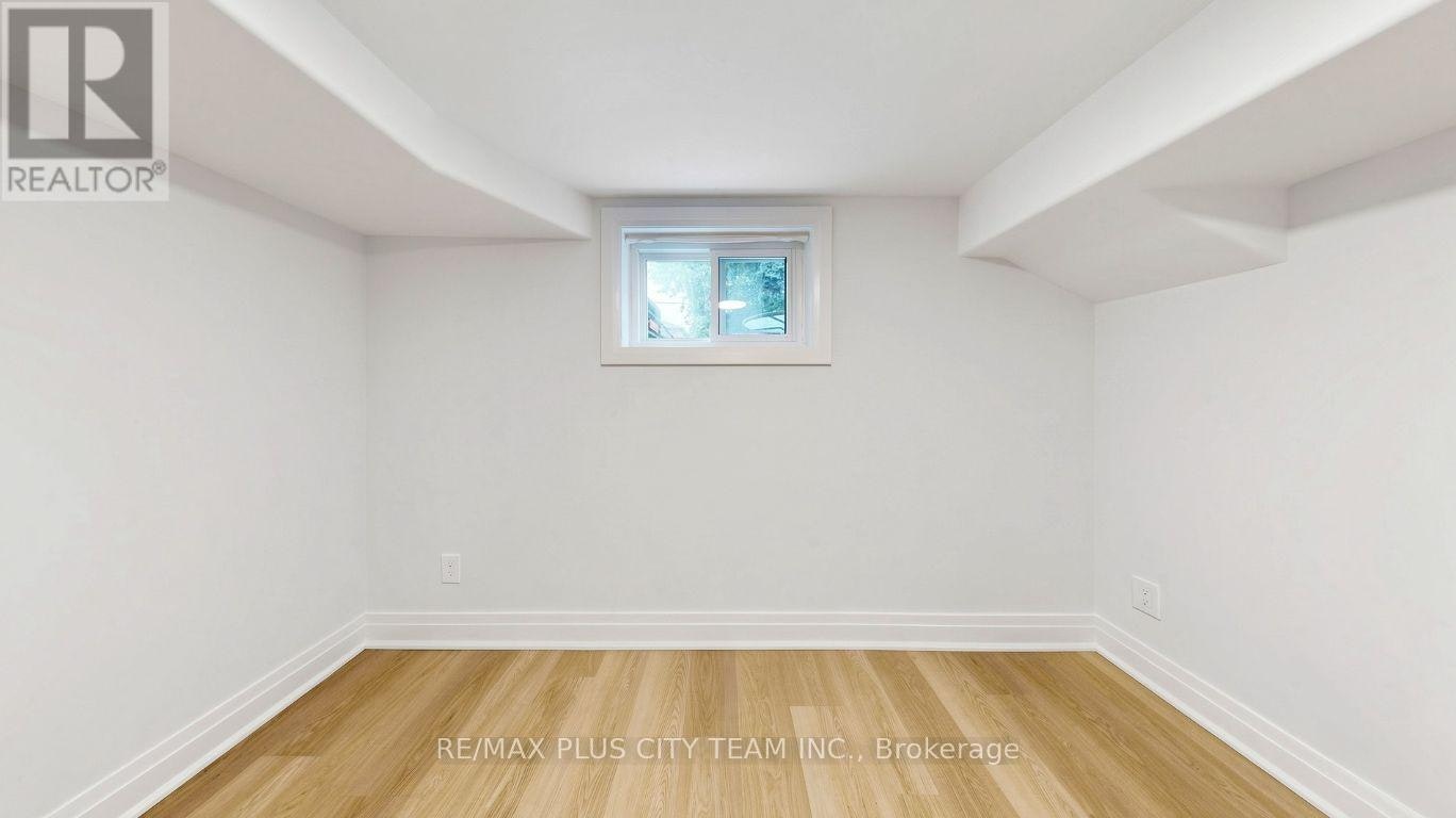 BSMT-9 Lesmount Avenue, Toronto, ON, M4J 3V5 - 17