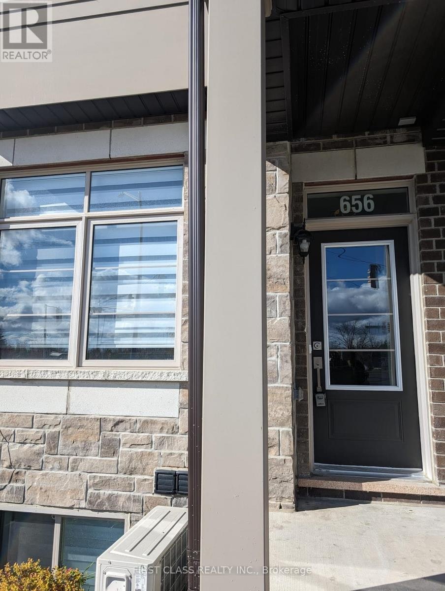 656 Copper Creek Drive, Markham, ON, L6B 1R2 - 4
