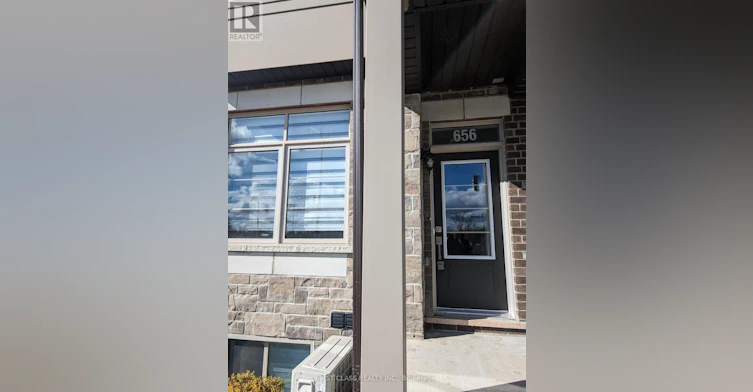 656 Copper Creek Drive, Markham, ON, L6B 1R2 - 4