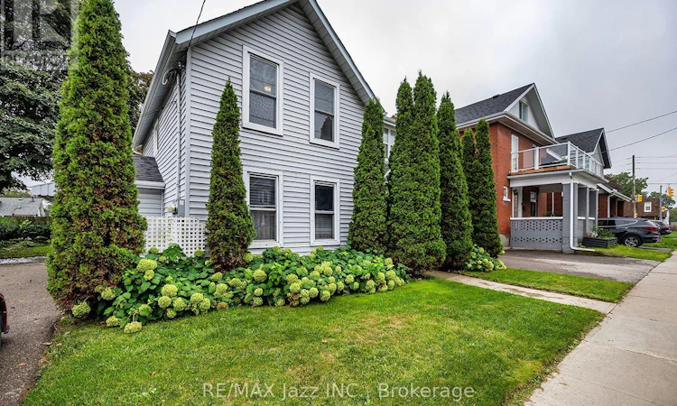 97 Adelaide Avenue E