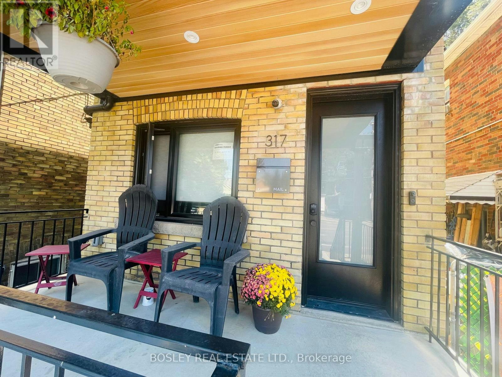 UPPER-317 O'connor Drive, Toronto, ON, M4J 2V1