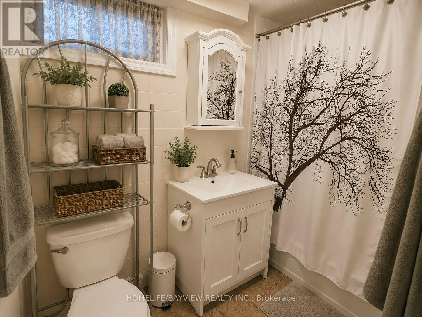 338 Lorne(lower Level Avenue, Newmarket, ON, L3Y 4K7 - 4