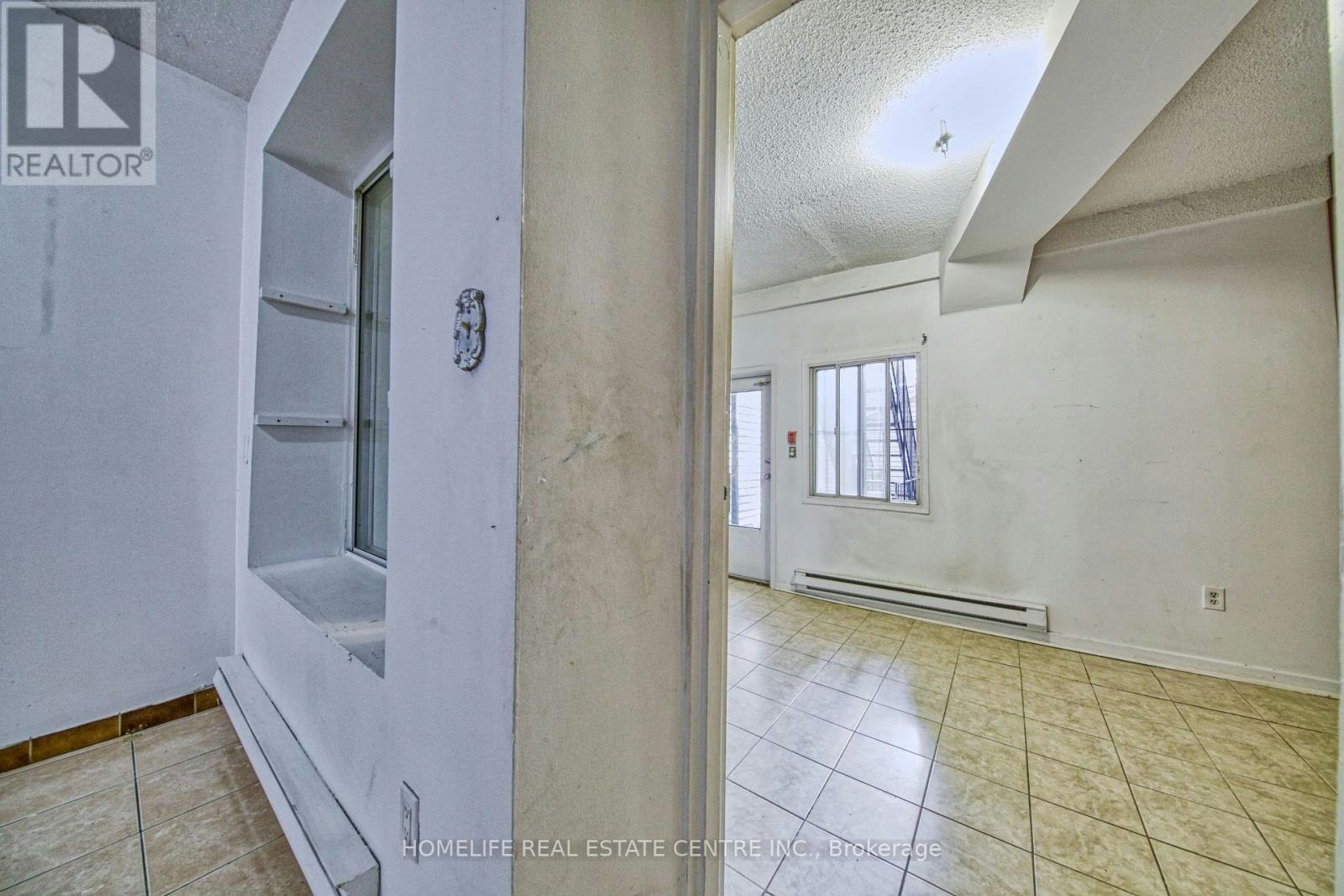 203-223 Jameson Avenue, Toronto, ON, M6K 2Y7 - 5