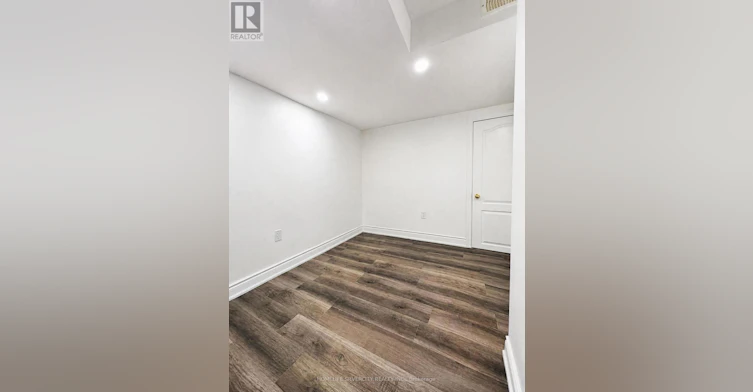 102 Earlsbridge Boulevard, Brampton, ON, L7A 3W7 - 9