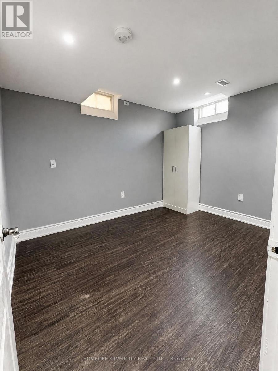 102 Earlsbridge Boulevard, Brampton, ON, L7A 3W7 - 7