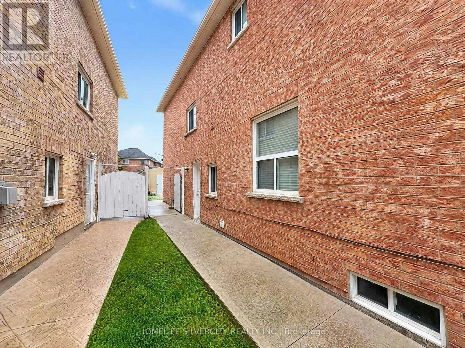 102 Earlsbridge Boulevard, Brampton, ON, L7A 3W7 - 15