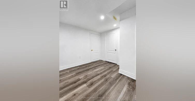 102 Earlsbridge Boulevard, Brampton, ON, L7A 3W7 - 11