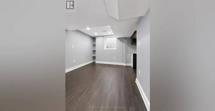 102 Earlsbridge Boulevard, Brampton, ON, L7A 3W7 - 4