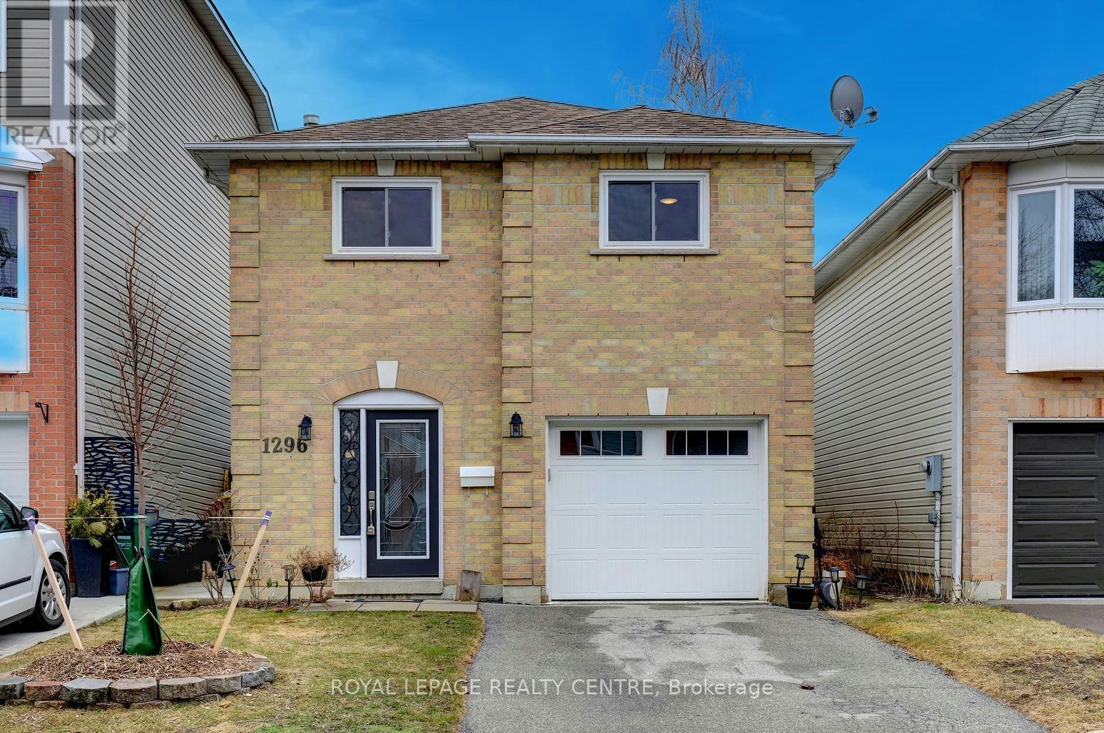 1296 Woodhill Court, Mississauga, ON, L5E 3H1