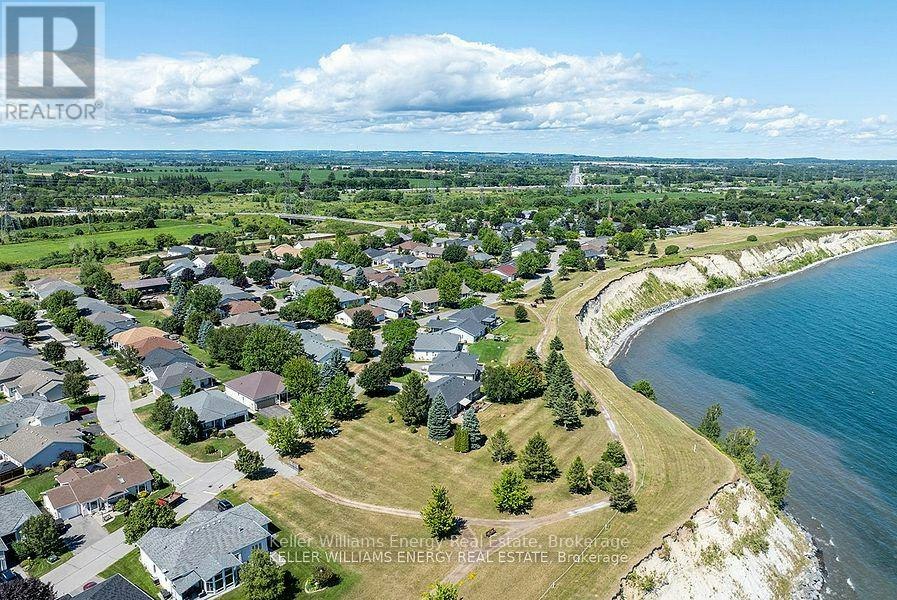 8 Hinkley Trail, Clarington, ON, L1B 1P4