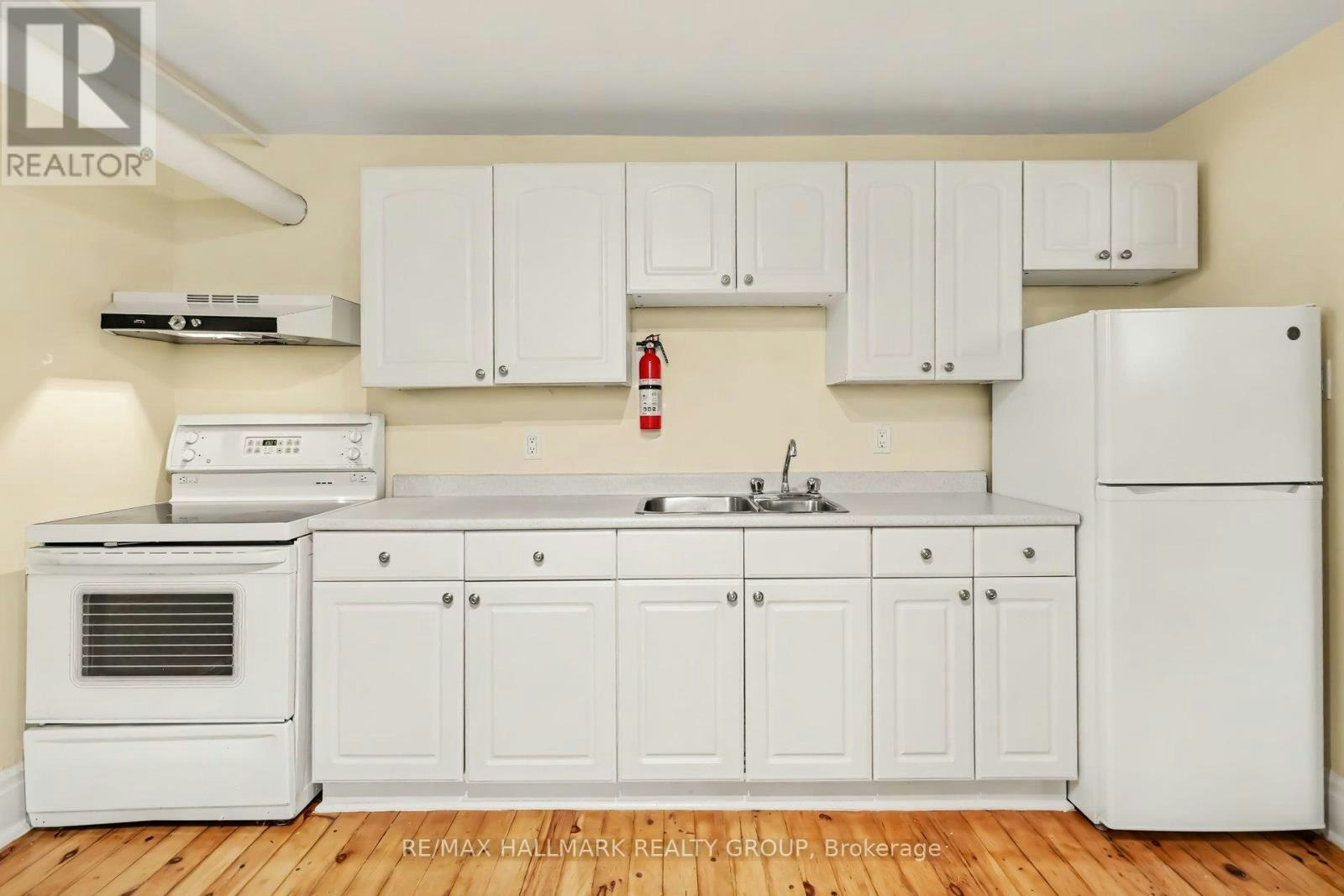 13-413 Elgin Street, Ottawa, ON, K2P 1N4 - 11