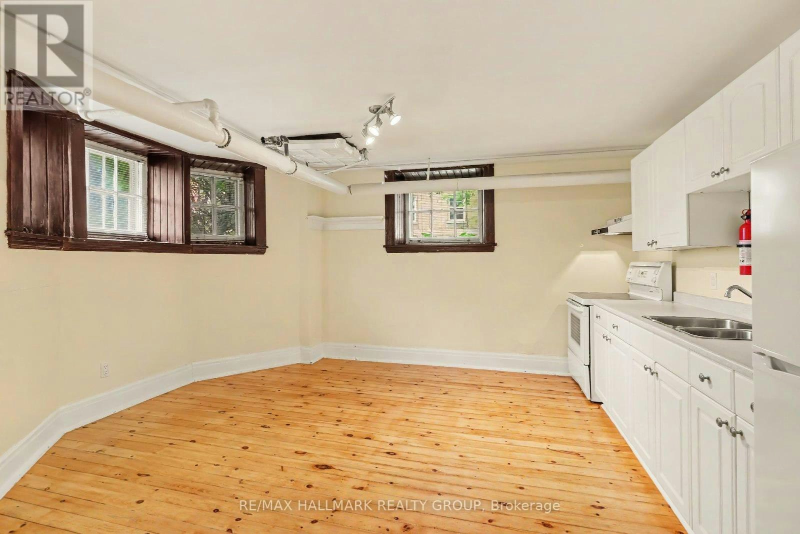 13-413 Elgin Street, Ottawa, ON, K2P 1N4 - 8