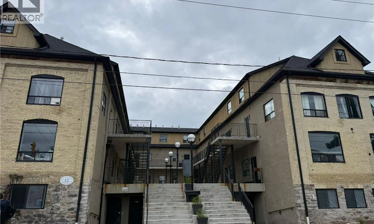 18-12 Bridgeport Road E