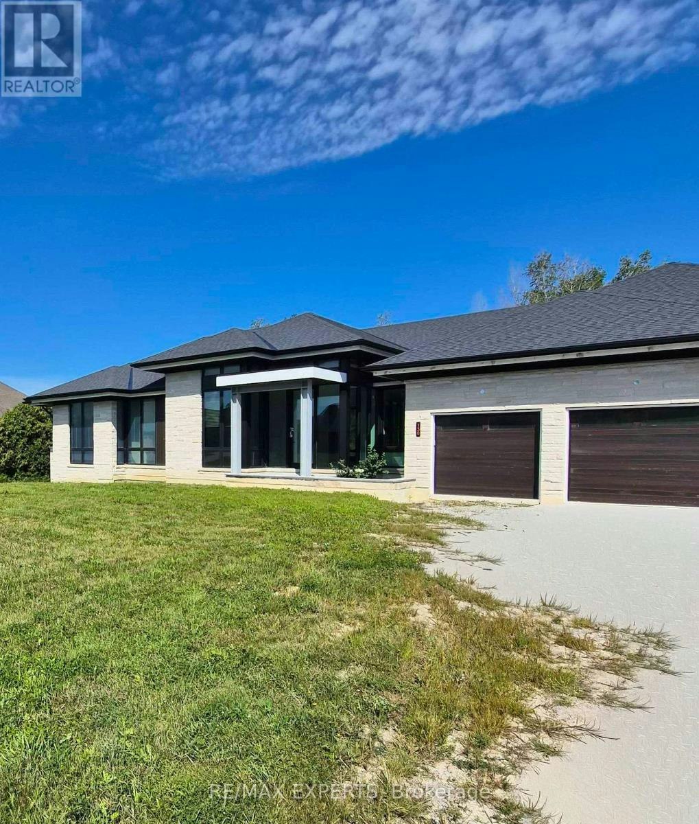 130 Dale Crescent, Bradford West Gwillimbury, ON, L0L 1L0