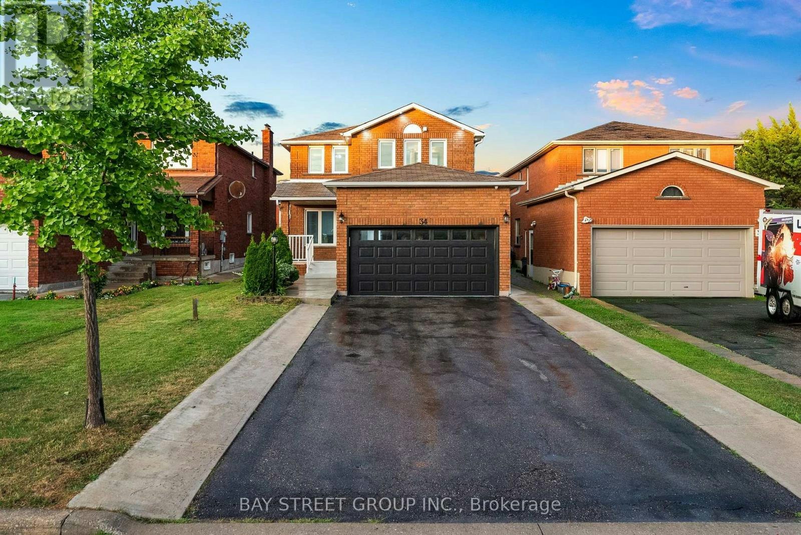 34 Lamp Crescent, Vaughan, ON, L4L 6J9