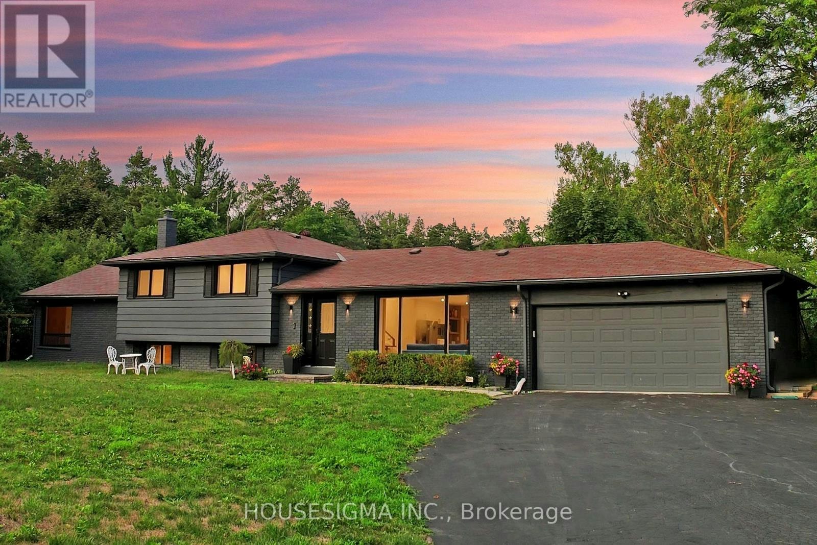 14639 Leslie Street, Aurora, ON, L4G 7C6