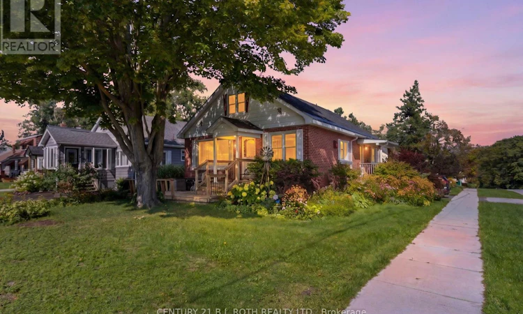 328 Colborne Street W