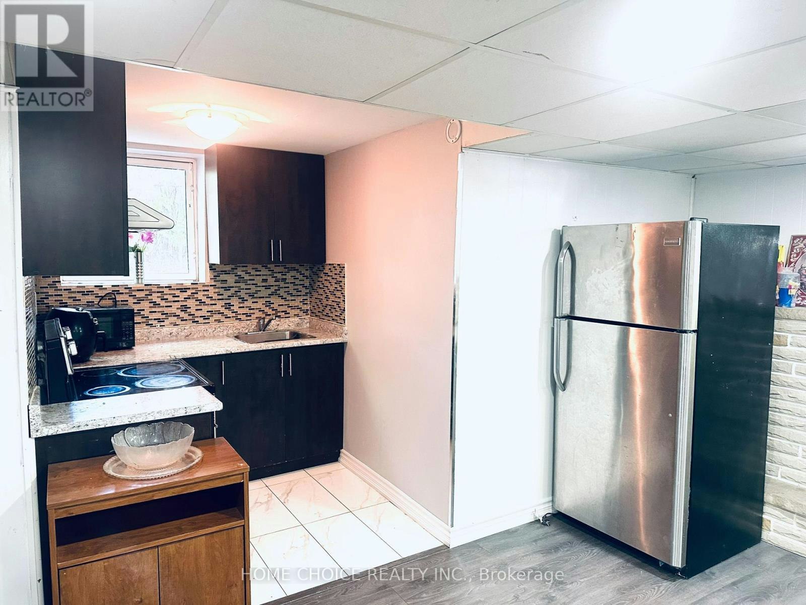 LOWER LEVEL-130 Earnscliffe Circle, Brampton, ON, L6T 2B5 - 3