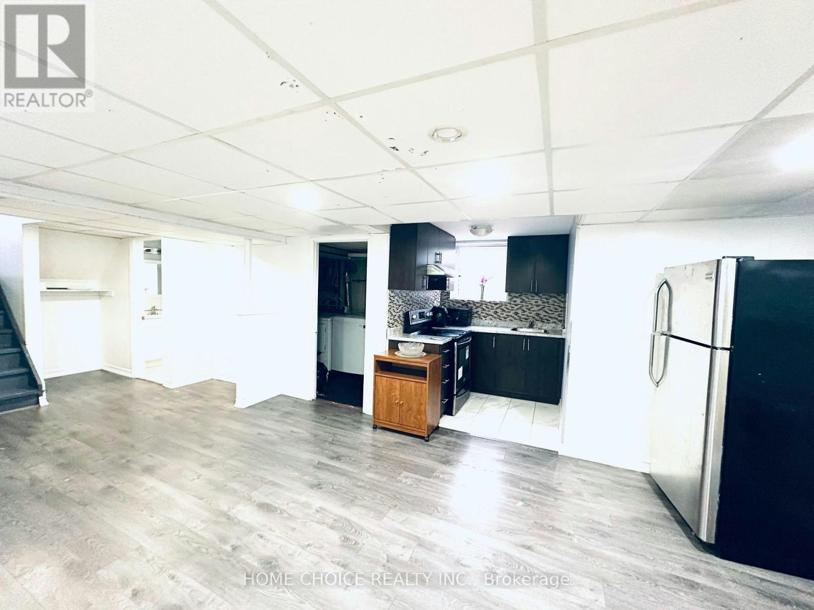 LOWER LEVEL-130 Earnscliffe Circle, Brampton, ON, L6T 2B5 - 10