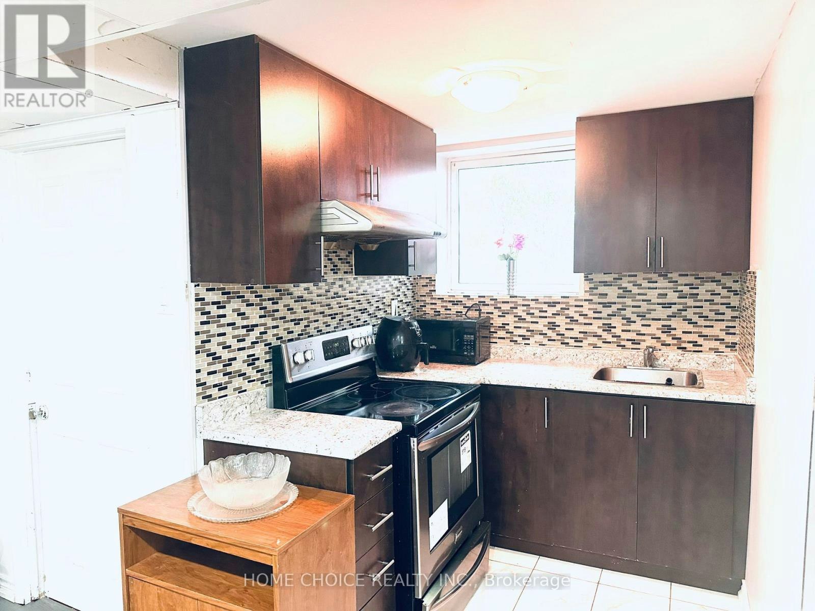 LOWER LEVEL-130 Earnscliffe Circle, Brampton, ON, L6T 2B5 - 4