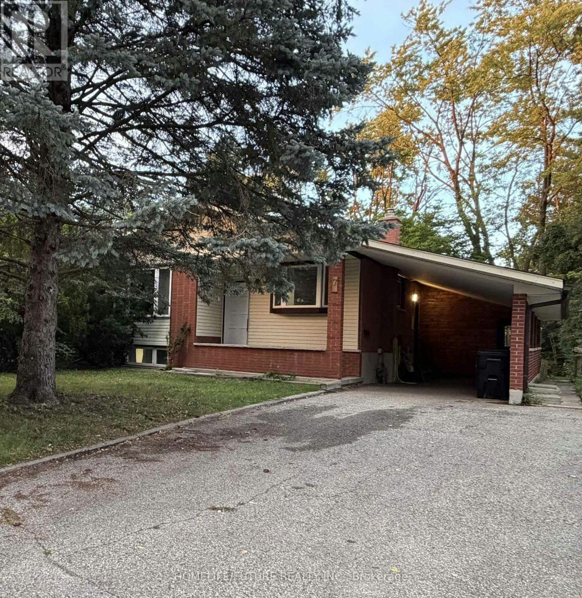 7 Cardill Crescent, Waterloo, ON, N2L 3Y7