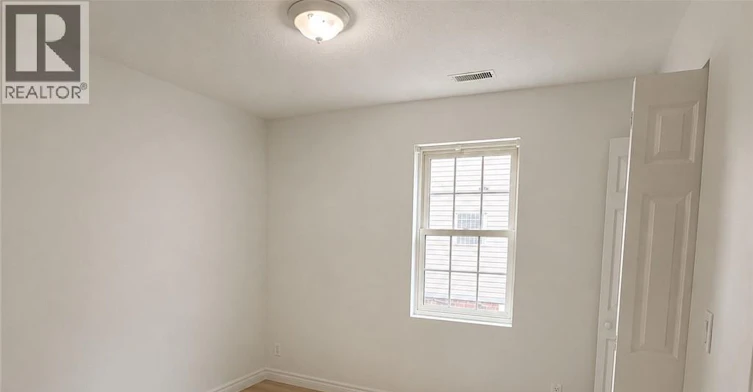 2-124 King Street N, Waterloo, ON, N2J 2X8 - 7