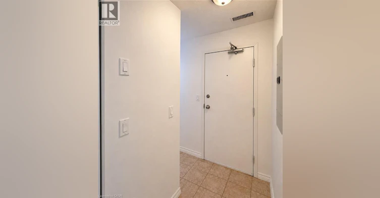 2-124 King Street N, Waterloo, ON, N2J 2X8 - 3