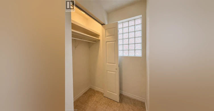 2-124 King Street N, Waterloo, ON, N2J 2X8 - 2