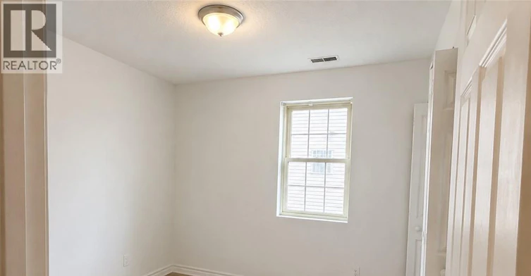 2-124 King Street N, Waterloo, ON, N2J 2X8 - 4