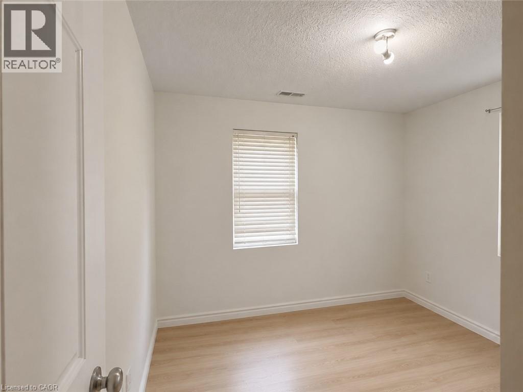 2-124 King Street N, Waterloo, ON, N2J 2X8 - 9