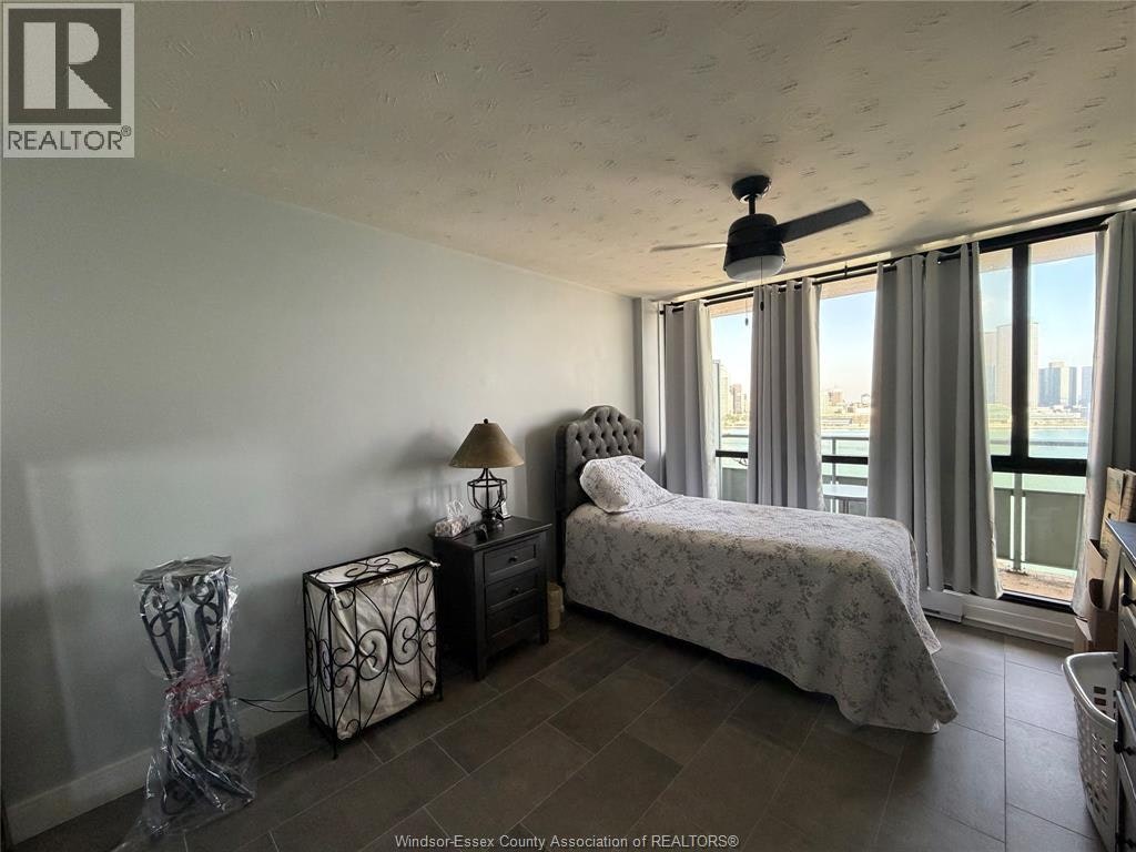1415-111 Riverside Drive East, Windsor, ON, N9A 2S6 - 9