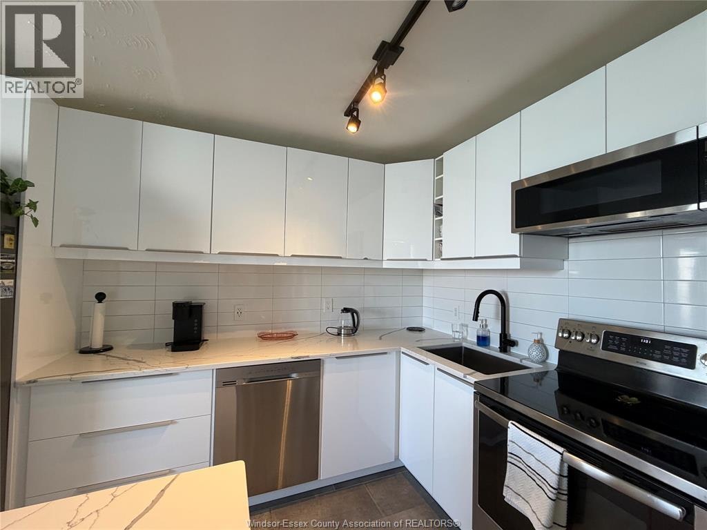 1415-111 Riverside Drive East, Windsor, ON, N9A 2S6 - 3