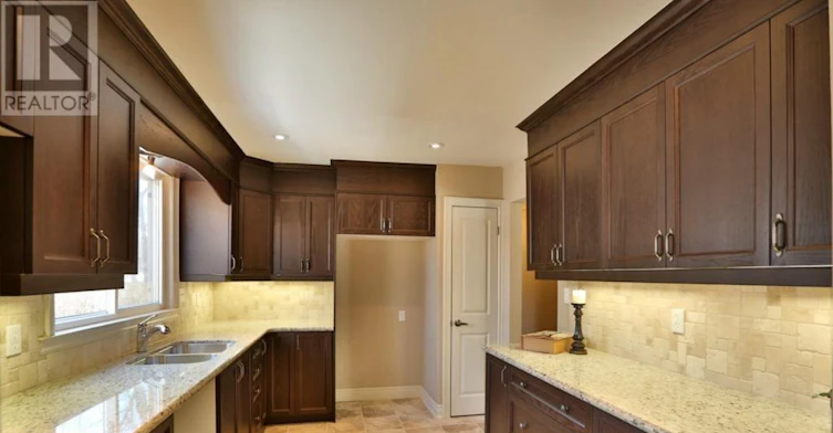 973 Falcon Boulevard N, Burlington, ON, L7T 3B8 - 5