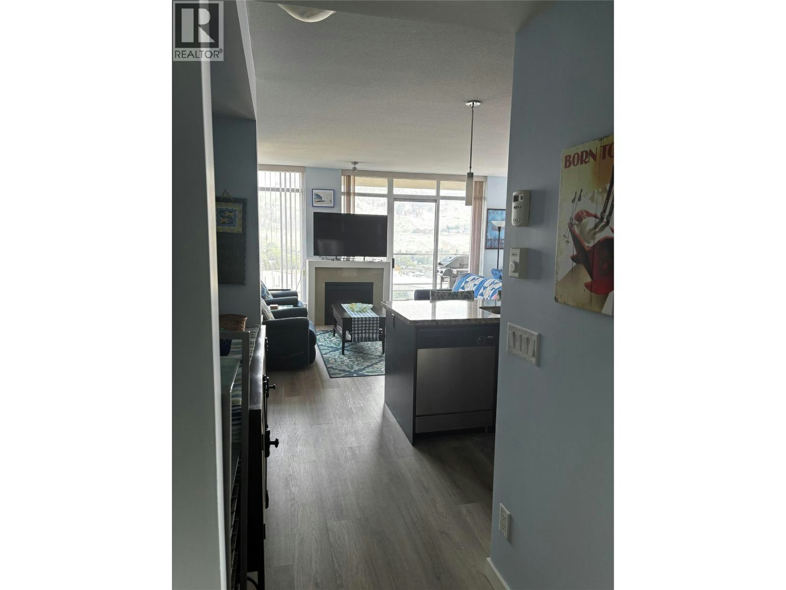 1503-1075 Sunset Drive, Kelowna, BC, V1Y 9Y9