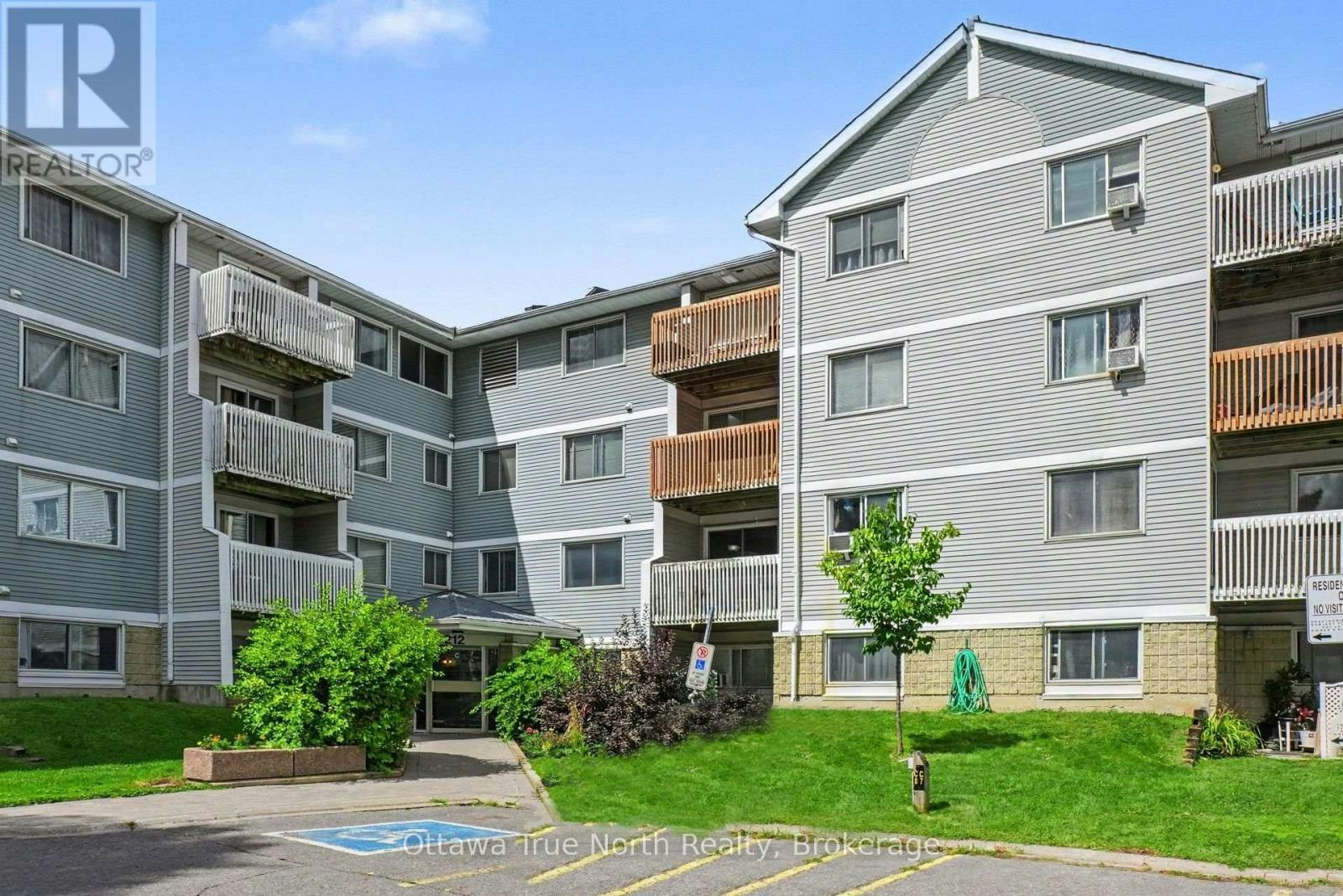 218-212 Viewmount Drive, Ottawa, ON, K2E 7X2