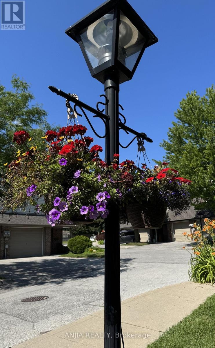 7 Purple Sageway, Toronto, ON, M2H 2Z6 - 3