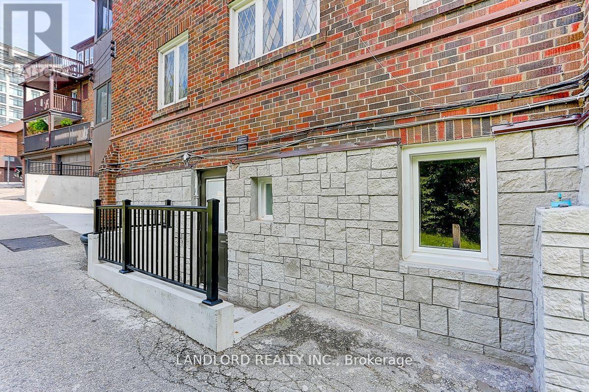 23-2520 Bloor Street W, Toronto, ON, M6S 1R8 - 21