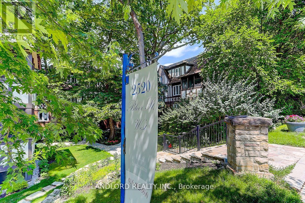 23-2520 Bloor Street W, Toronto, ON, M6S 1R8 - 24
