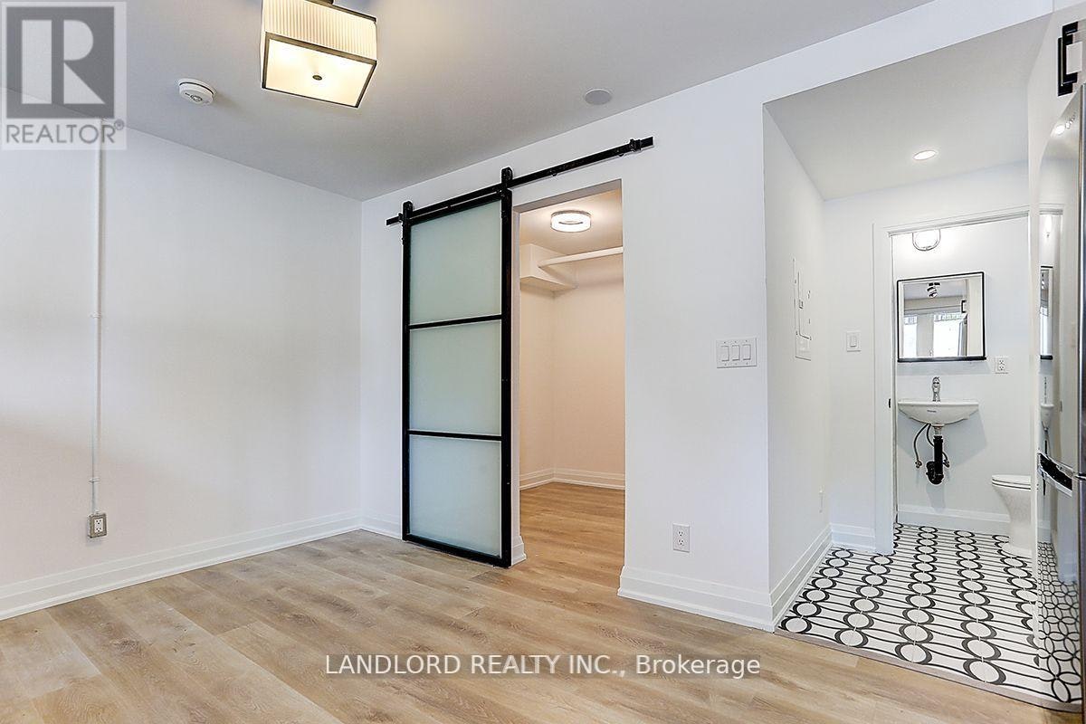 23-2520 Bloor Street W, Toronto, ON, M6S 1R8 - 5